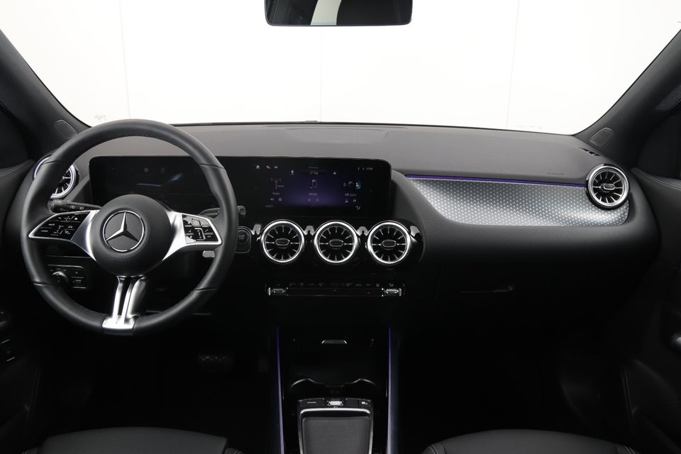 Mercedes EQA300 Progressive 4Matic 5d