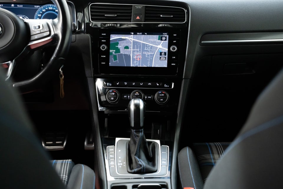 VW Golf VII 1,4 GTE DSG 5d