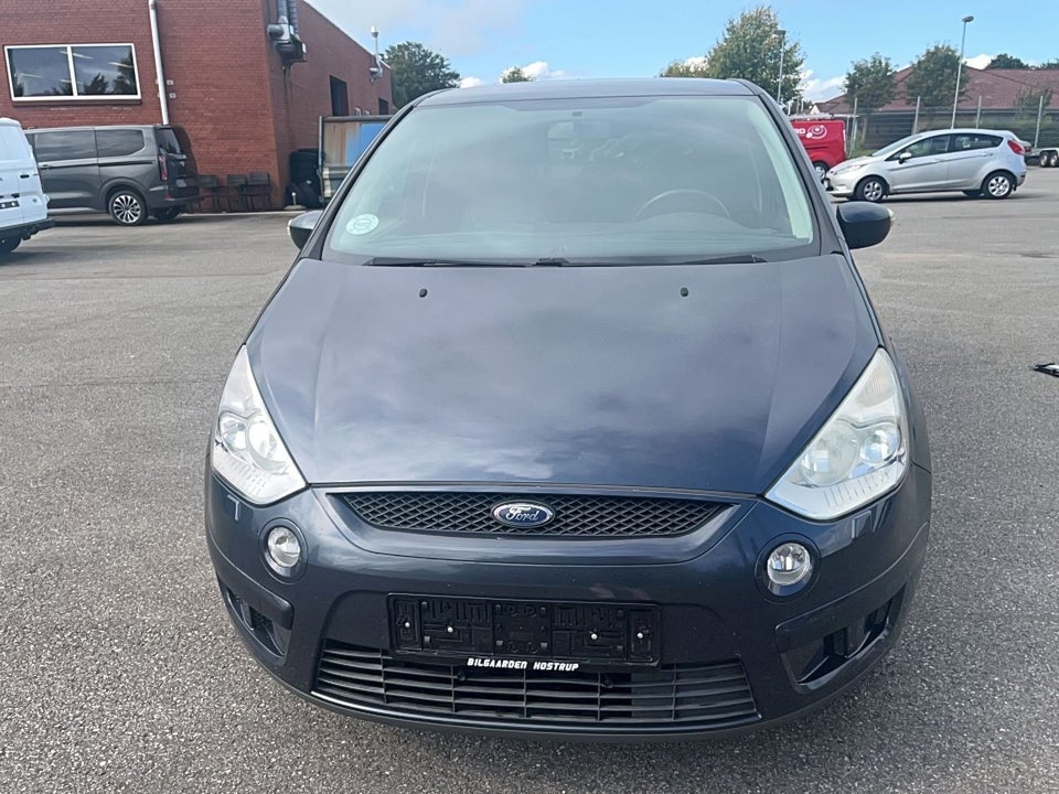 Ford S-MAX 2,0 Ambiente 5d
