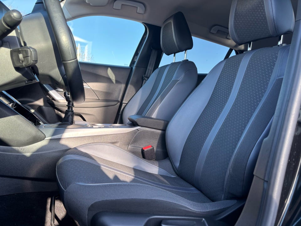 Peugeot 2008 1,5 BlueHDi 100 Allure Pack 5d