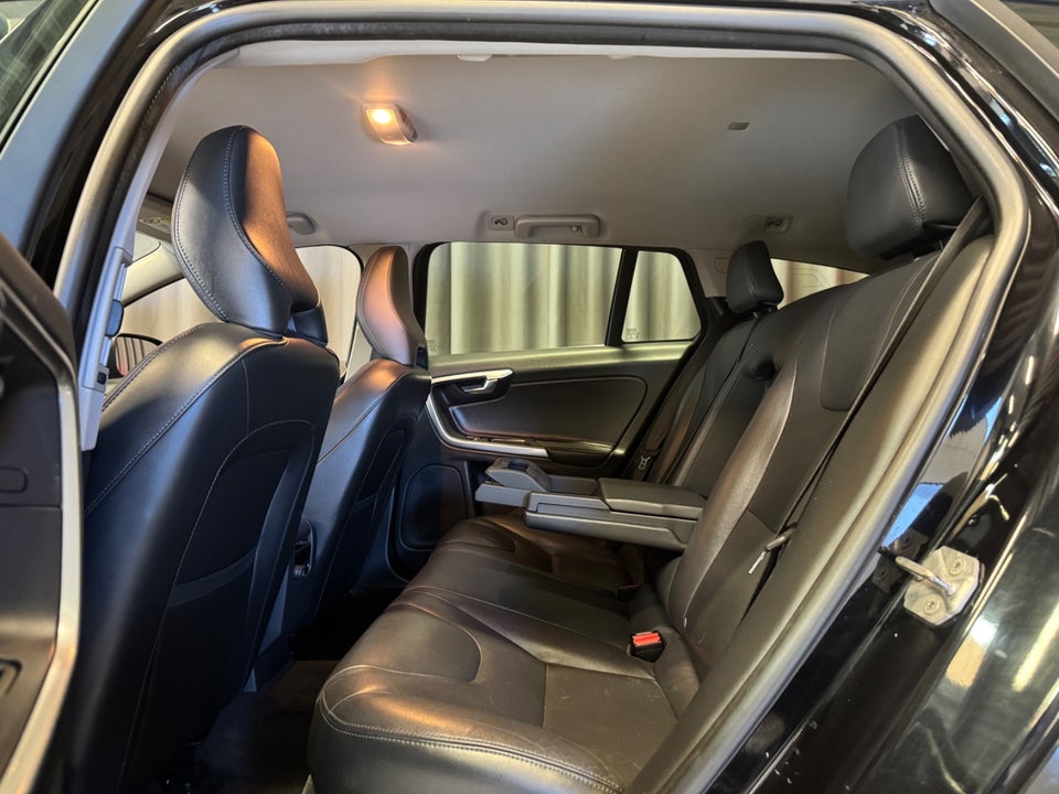 Volvo V60 2,0 D4 190 Momentum aut. 5d