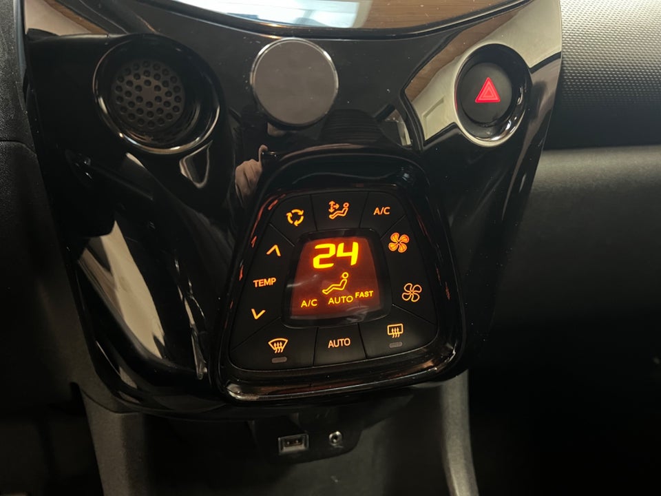 Citroën C1 1,0 VTi Attaque 5d