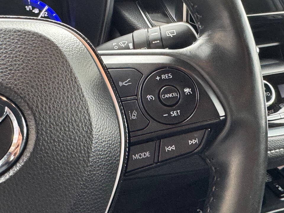 Toyota Corolla 1,8 Hybrid Premium Smart Design MDS 5d
