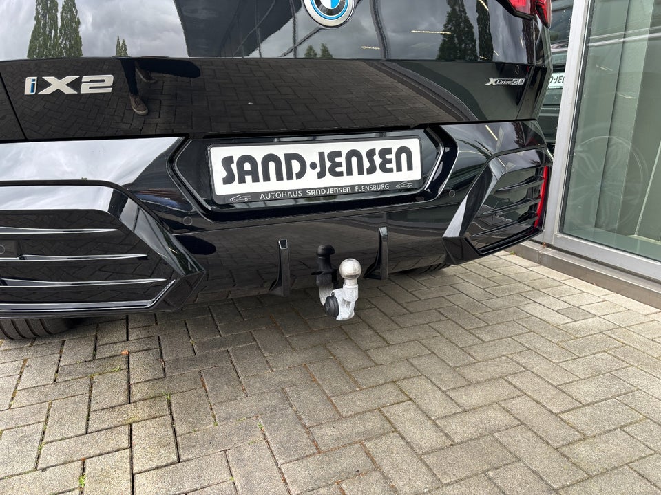 BMW iX2 xDrive30 M-Sport Premium 5d