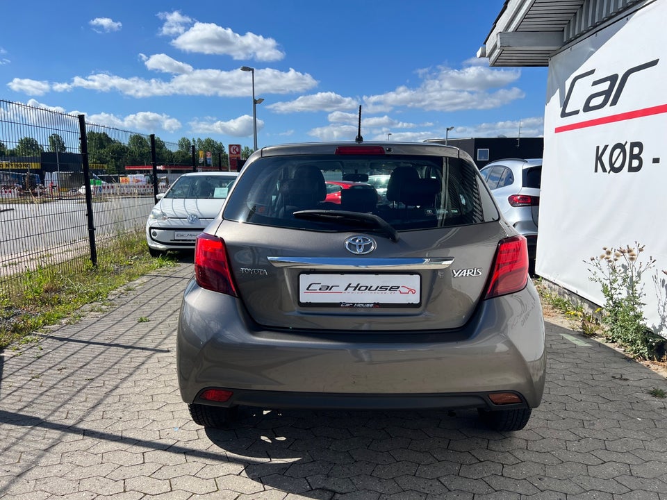 Toyota Yaris 1,0 VVT-i T2 Komfort 5d