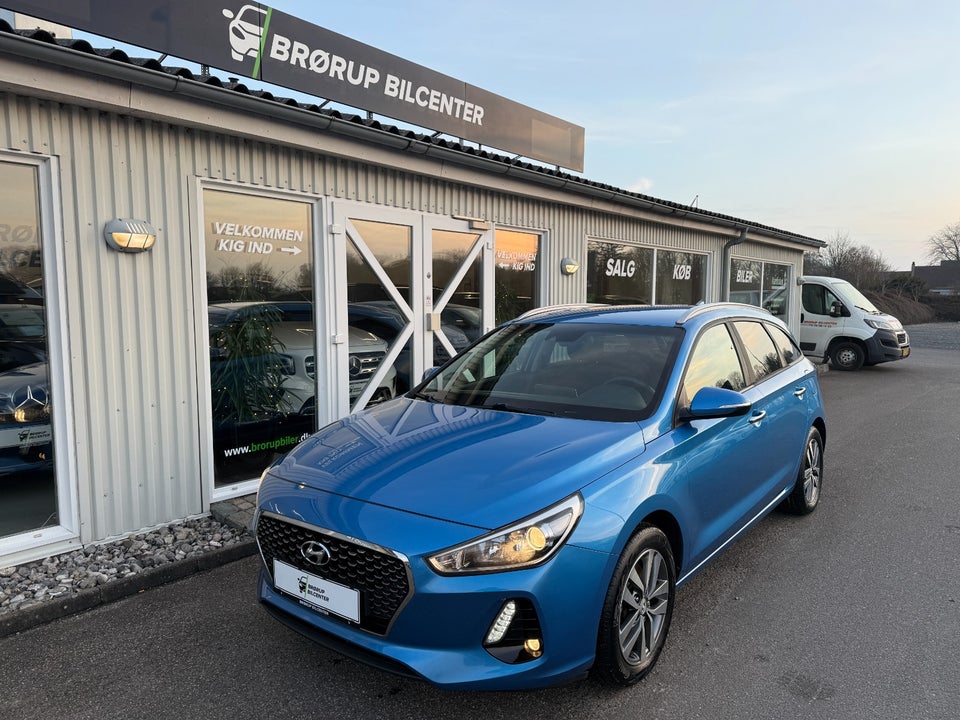 Hyundai i30 1,6 CRDi 110 Premium stc. 5d