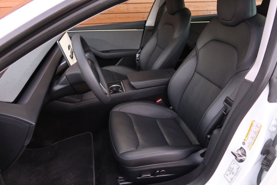 Tesla Model 3 RWD 4d