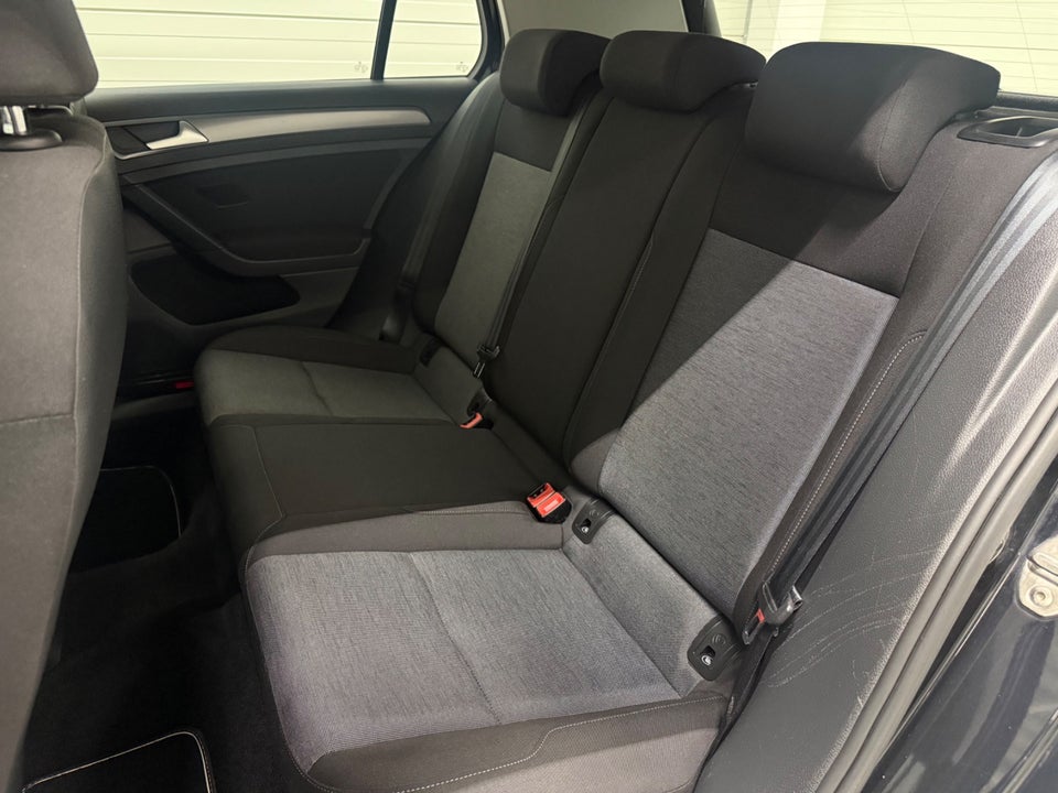 VW Golf VII 1,6 TDi 110 BlueMotion 5d