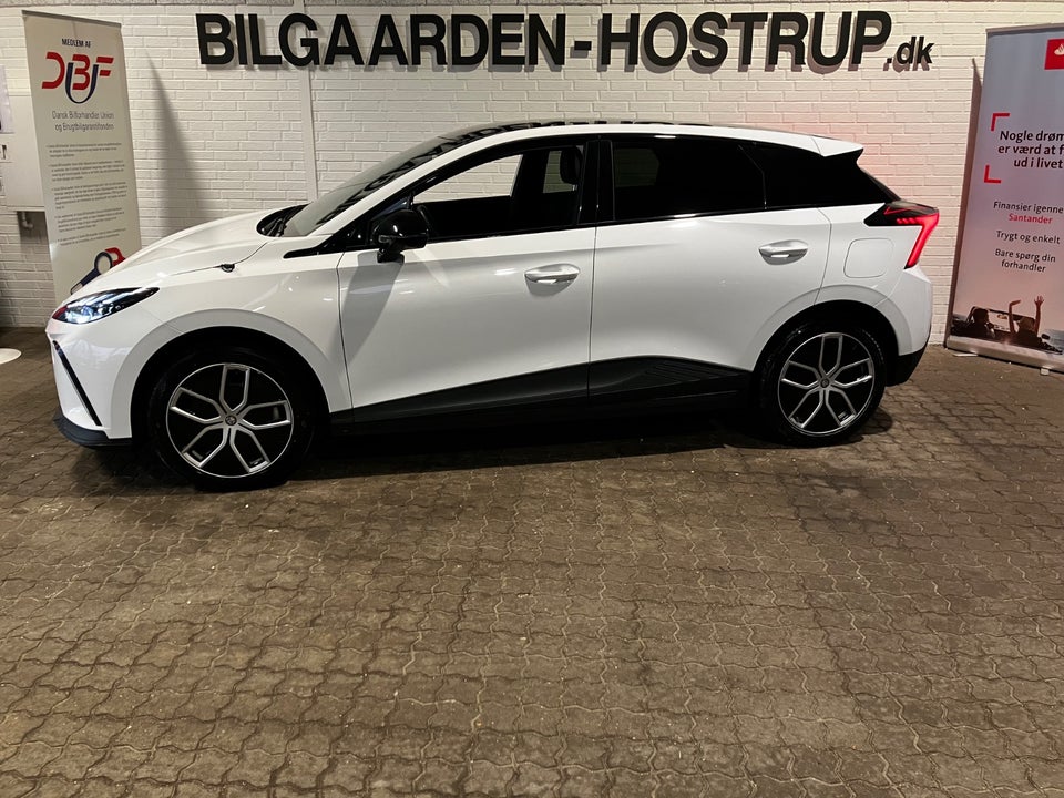 MG 4 77 Luxury Extended Range 5d