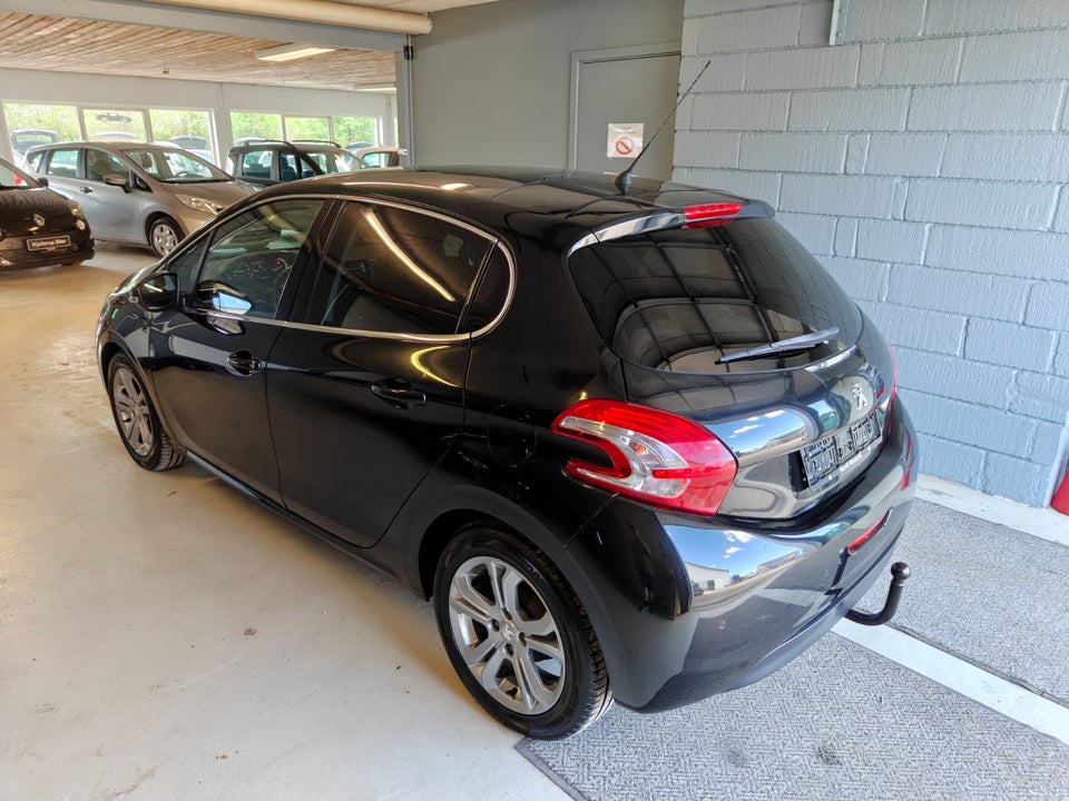 Peugeot 208 1,2 VTi 82 Allure 5d