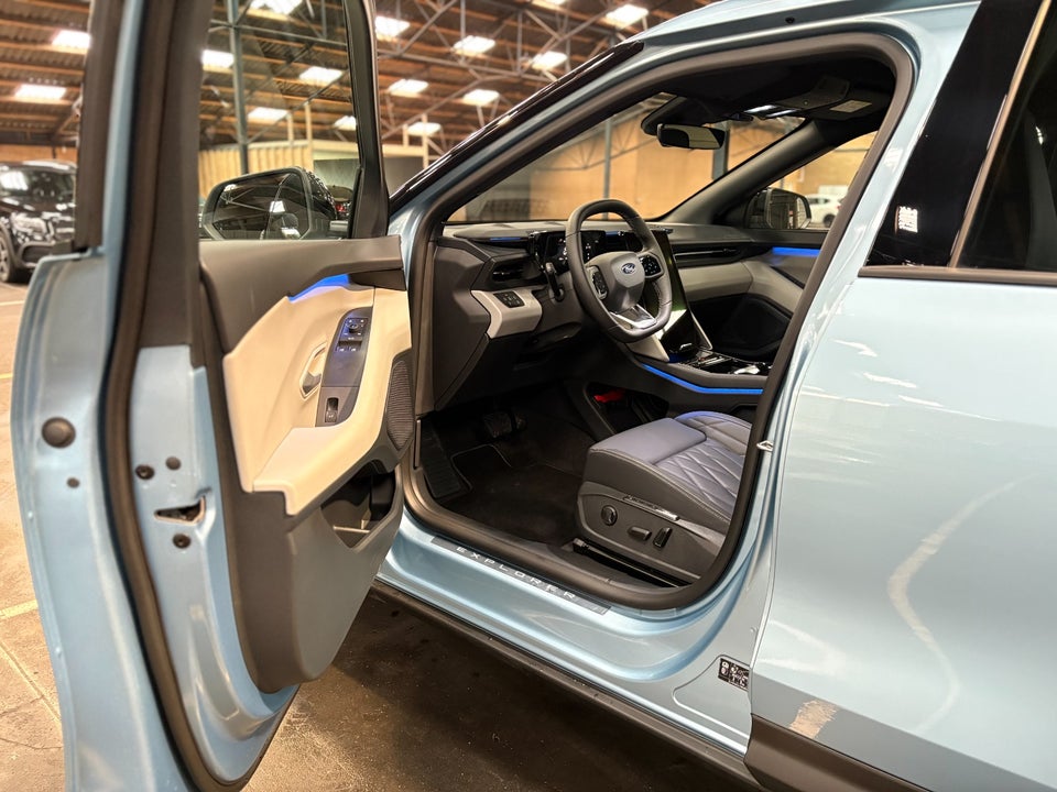 Ford Explorer 77 Premium Extended Range 5d
