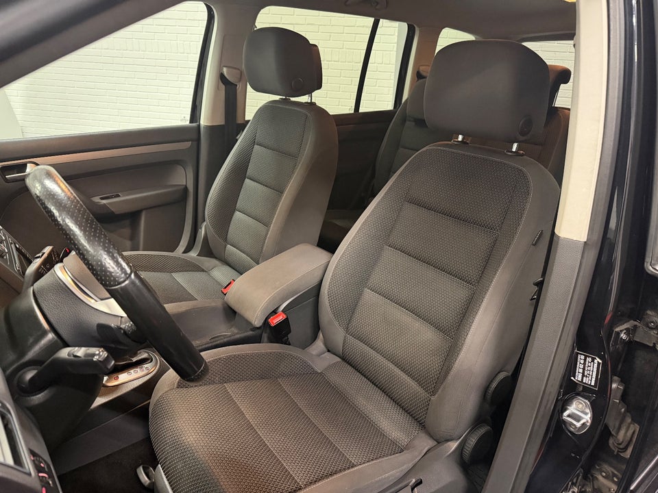 VW Touran 1,6 TDi 105 Comfortline DSG BMT 7prs 5d