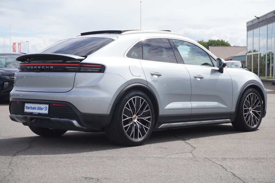 Porsche Macan 4 5d