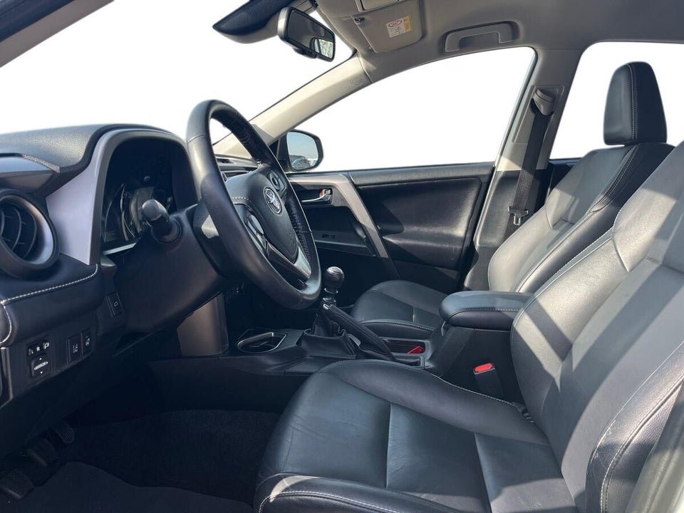 Toyota RAV4 2,0 D-4D T3 Selected 5d