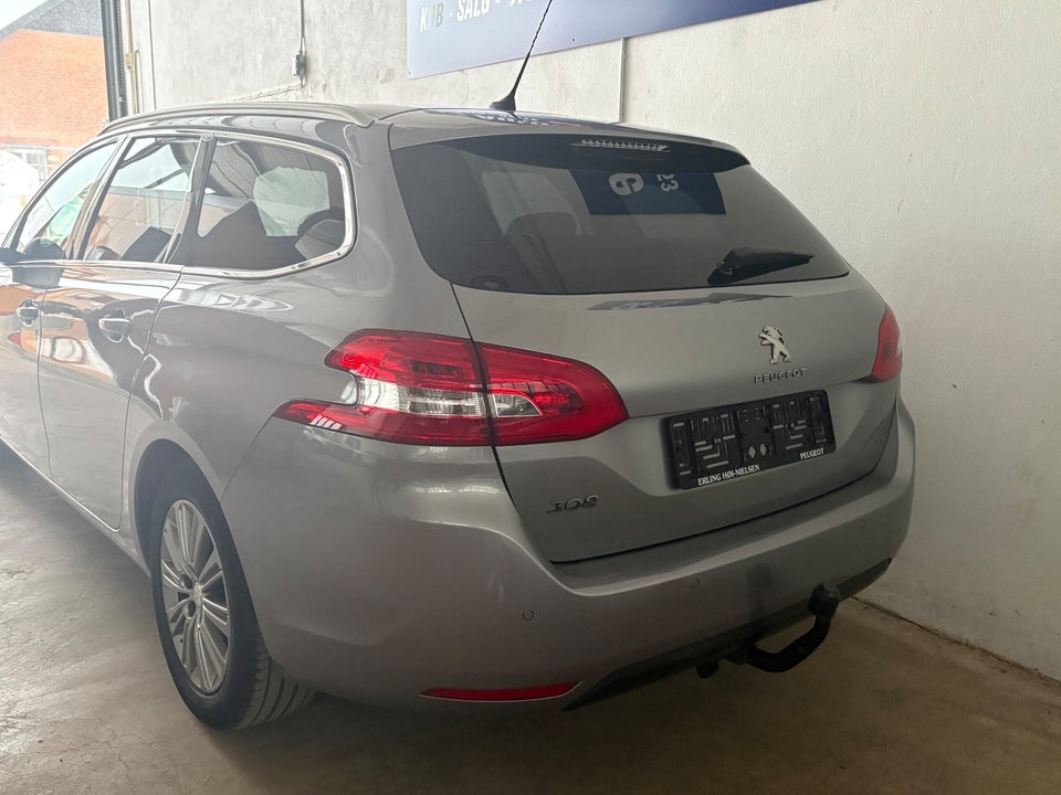 Peugeot 308 1,5 BlueHDi 130 Allure Pack 5d