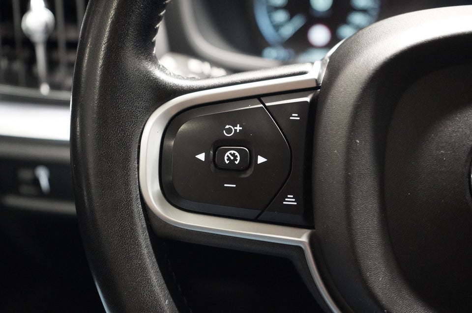 Volvo V60 2,0 D4 190 Momentum aut. 5d