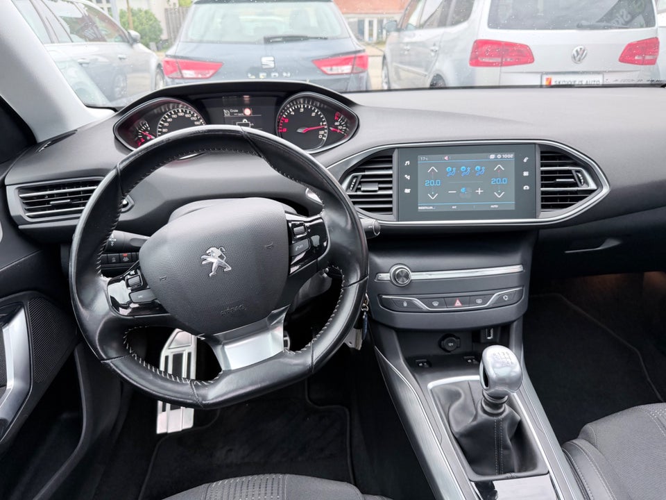 Peugeot 308 1,5 BlueHDi 130 Selection Sky SW 5d