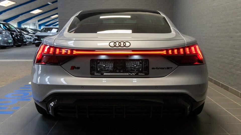 Audi RS e-tron GT quattro 4d
