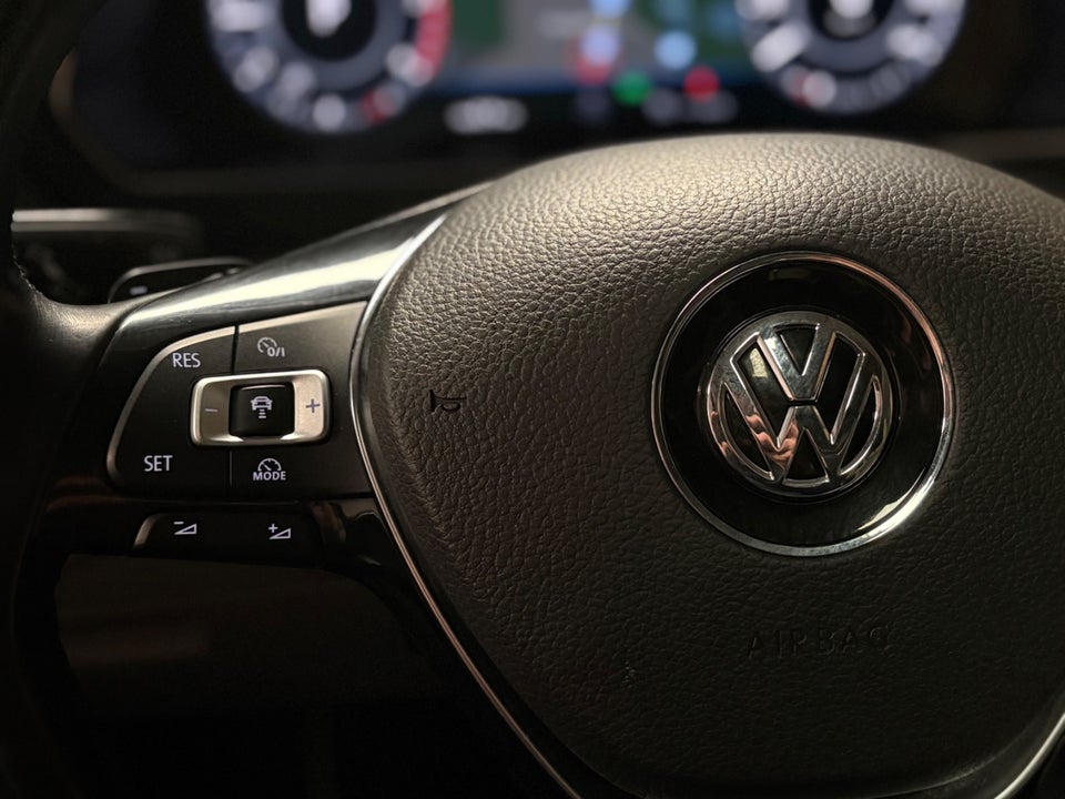 VW Tiguan 2,0 TDi 190 R-line DSG 4Motion 5d