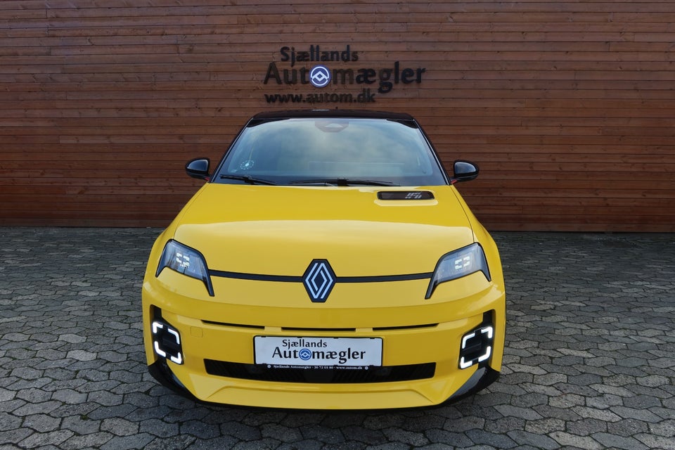 Renault 5 E-Tech 40 Iconic 5d