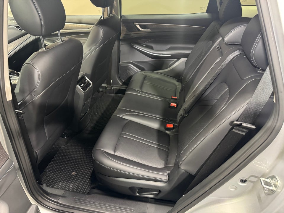 Navor E5 1,5 PHEV Rock 5d