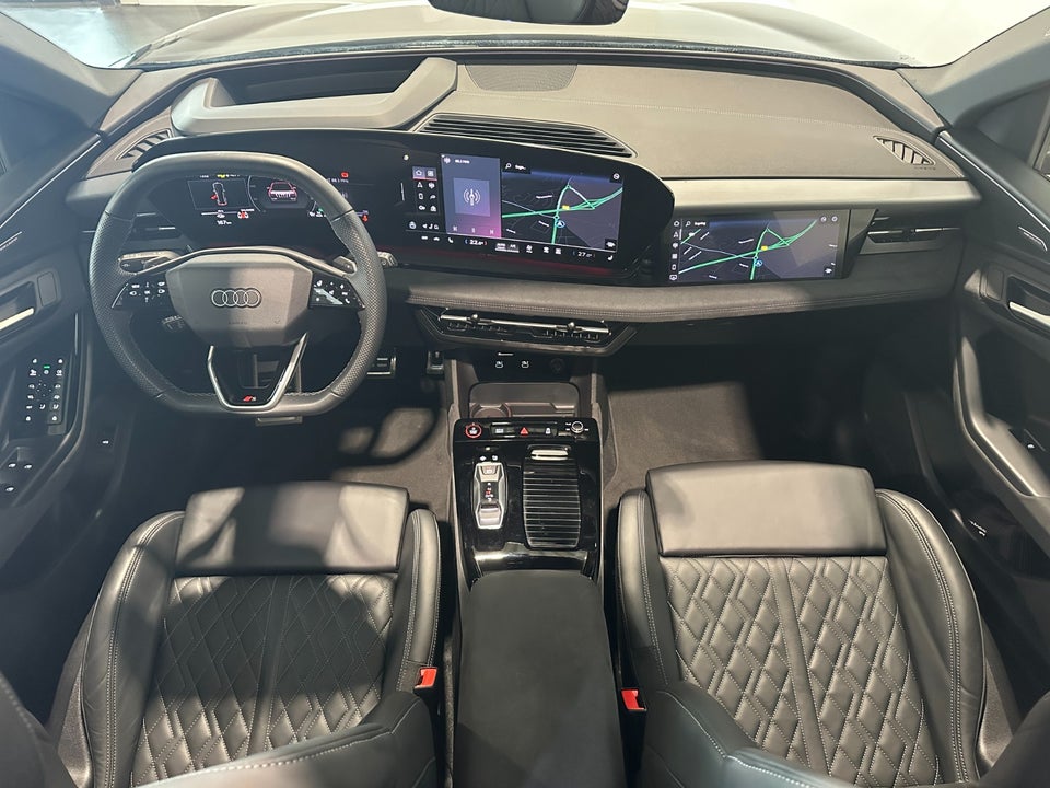 Audi SQ6 e-tron quattro 5d