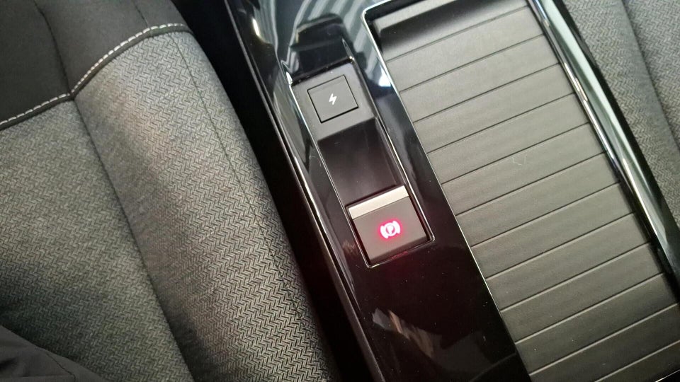 Citroën ë-C4 X 50 Shine Pack 4d