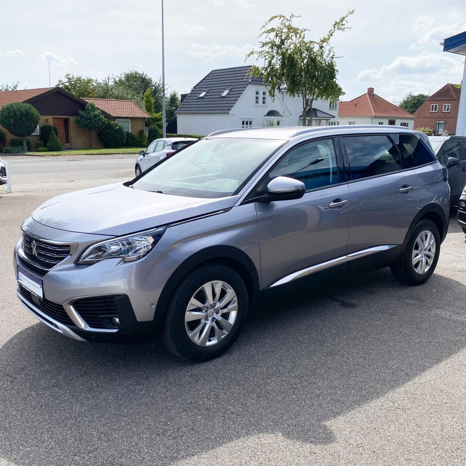 Peugeot 5008 1,6 BlueHDi 120 Allure 7prs 5d