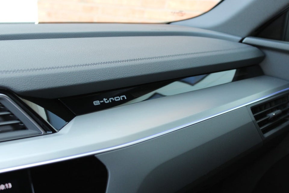 Audi e-tron 55 S-line quattro 5d