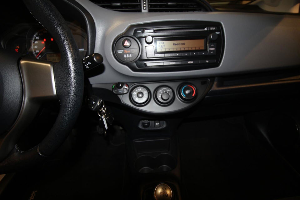 Toyota Yaris 1,0 VVT-i T1 5d