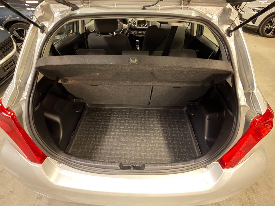 Toyota Yaris 1,3 VVT-i T1 5d