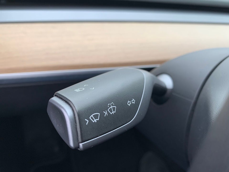 Tesla Model 3 Standard Range+ RWD 4d