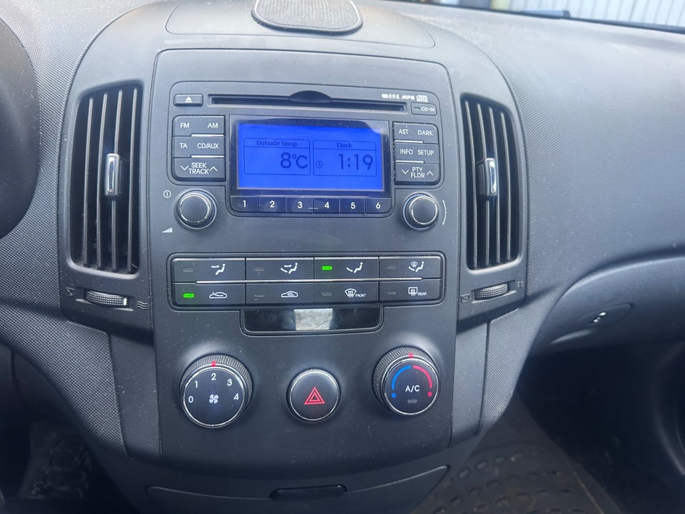 Hyundai i30 1,6 CRDi 90 Blue Drive CW 5d