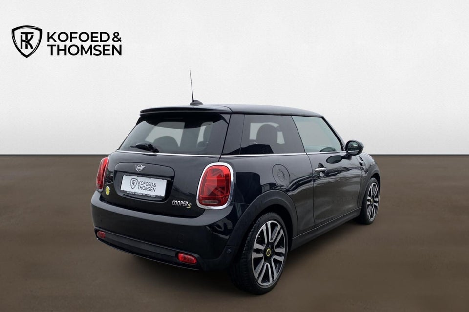 MINI Cooper SE Essential 3d