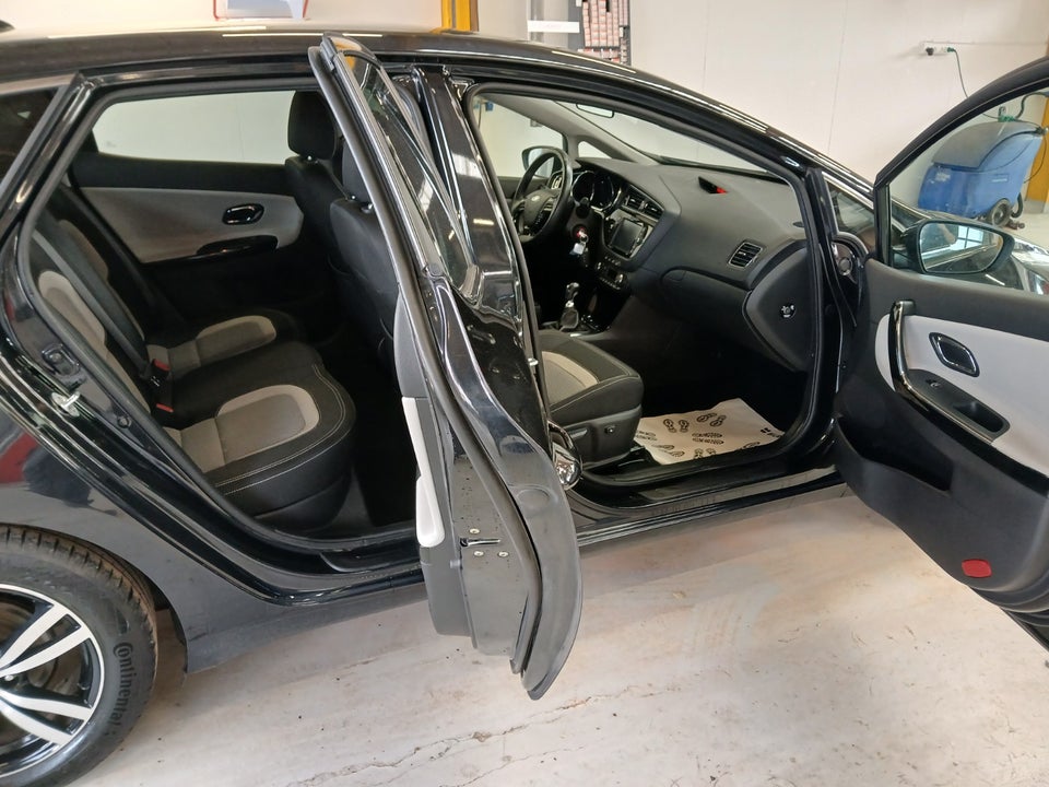 Kia Ceed 1,6 CRDi 136 Limited 5d