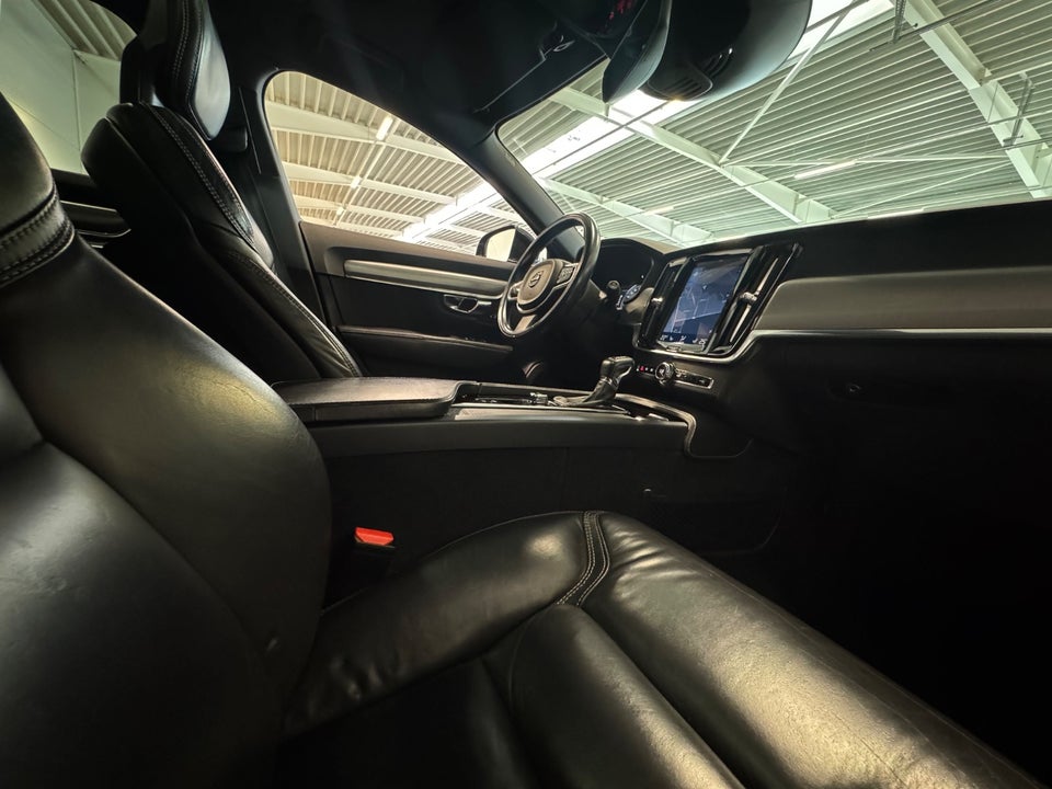 Volvo V90 2,0 T5 254 Momentum aut. 5d