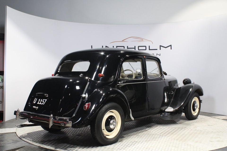 Citroën Traction Avant 1,9 11BL 4d