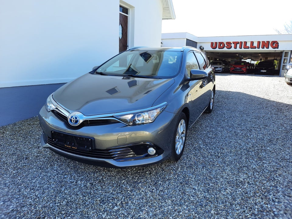 Toyota Auris 1,8 Hybrid H2 Comfort Touring Sports CVT 5d