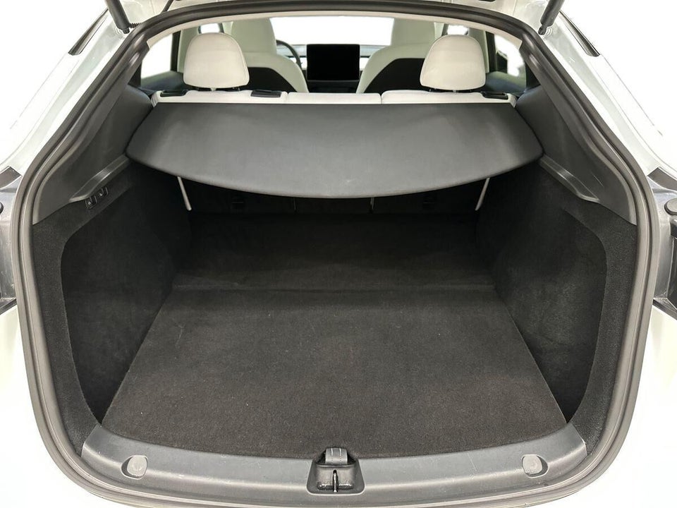 Tesla Model Y Long Range AWD 5d