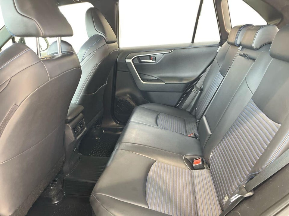 Toyota RAV4 2,5 Hybrid H3 Style MDS 5d