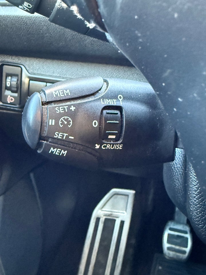 Peugeot 308 1,6 BlueHDi 120 Allure Sky SW 5d