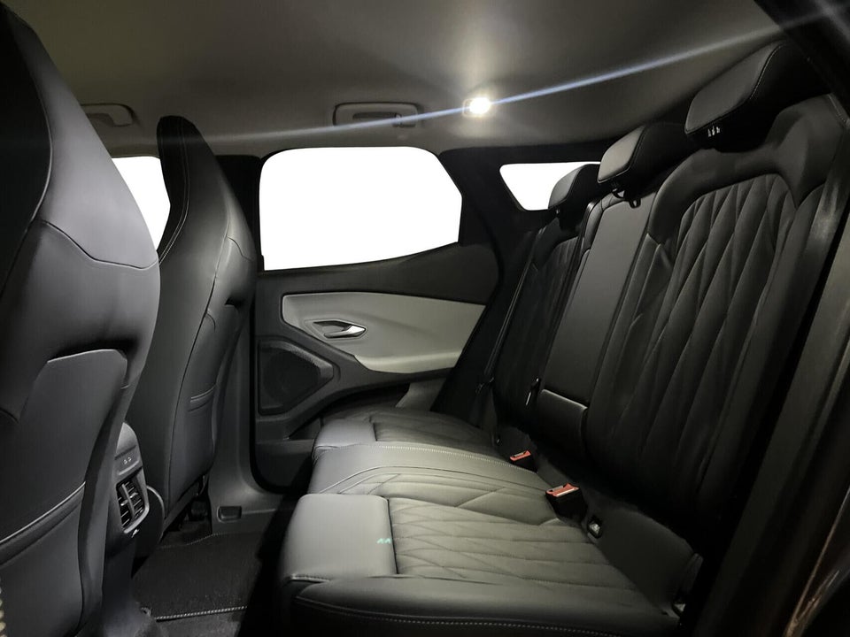 Ford Explorer 82 Premium Extended Range 5d