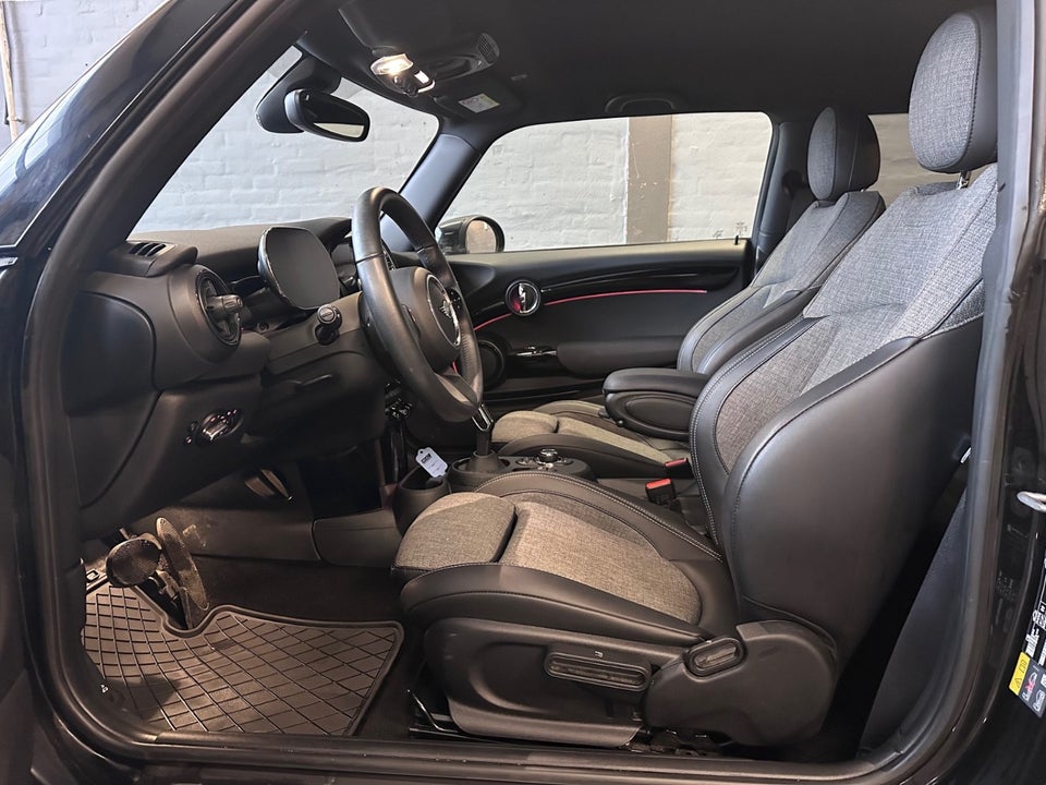 MINI Cooper SE Essential 3d