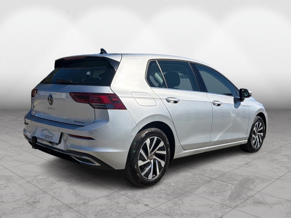 VW Golf VIII 1,4 eHybrid DSG 5d