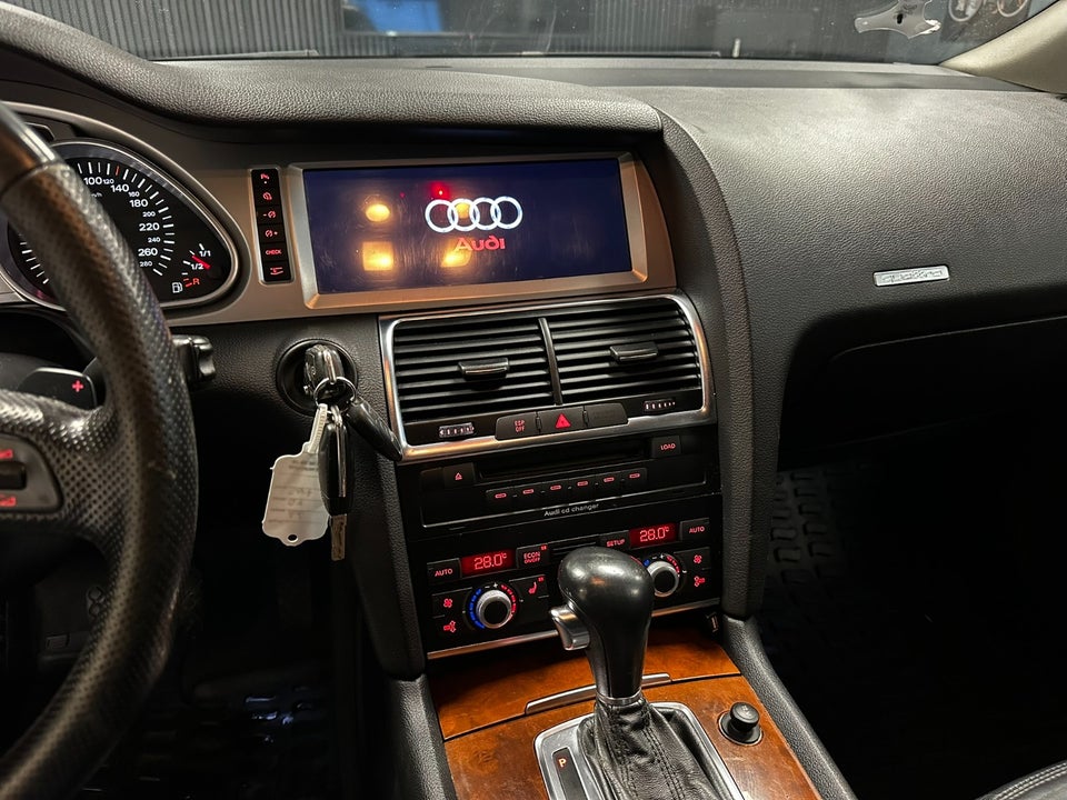 Audi Q7 3,0 TDi S-line quattro Tiptr. 7prs 5d