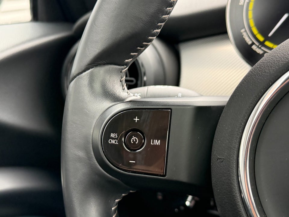 MINI Cooper SE Maximise 3d