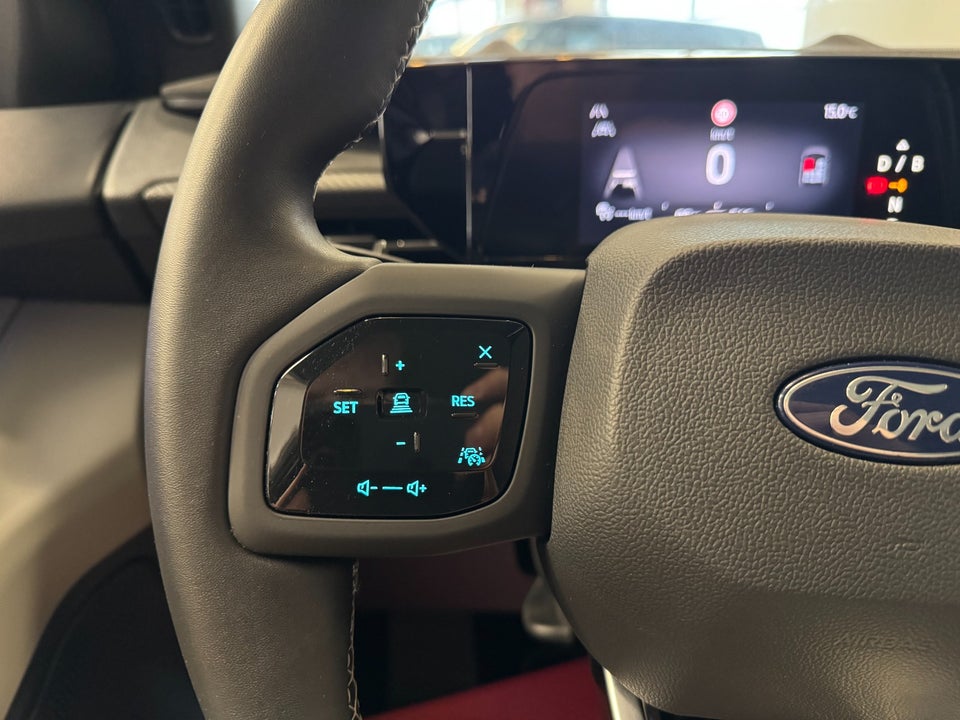 Ford Explorer 82 Premium Extended Range 5d