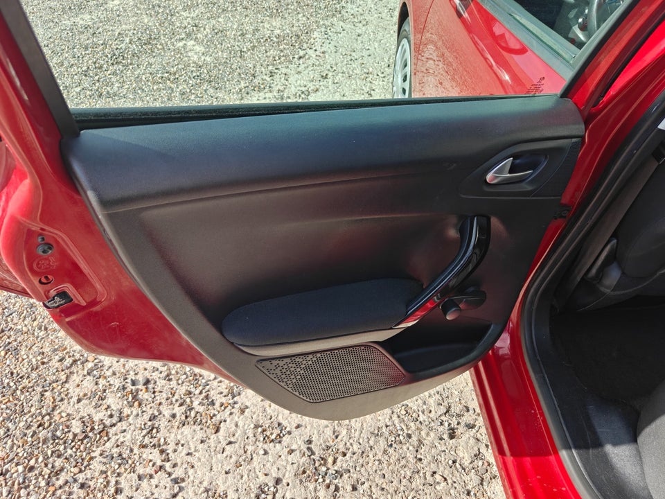 Peugeot 208 1,2 VTi Urban 5d
