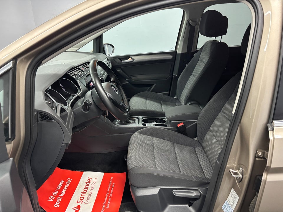 VW Touran 1,6 TDi 115 Comfortline DSG 7prs 5d