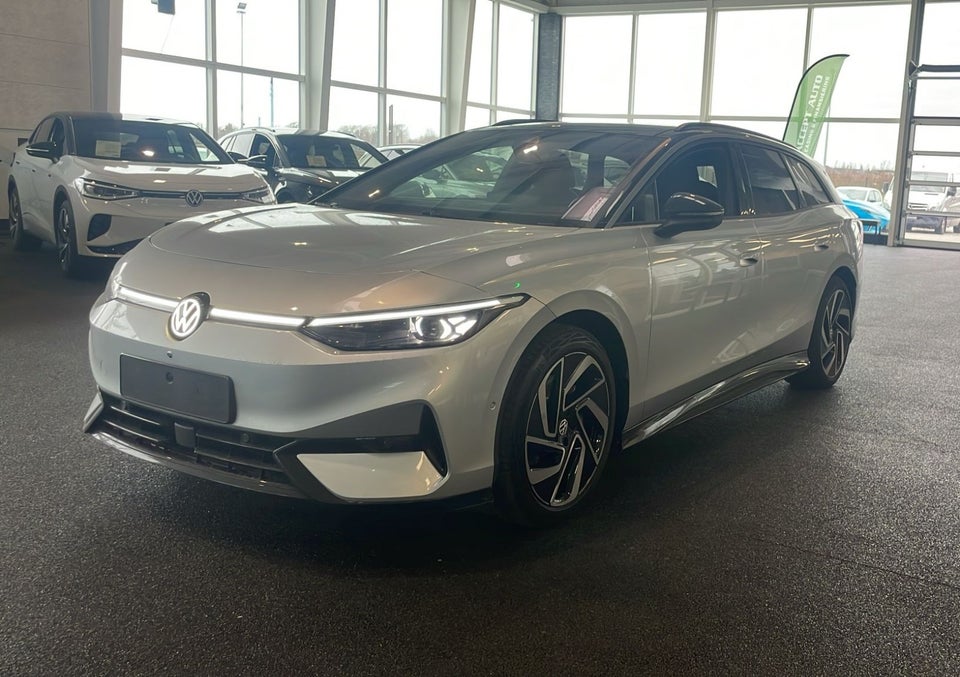 VW ID.7 77 Style+ Tourer 5d